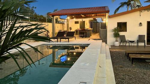 Bandera House | La Casa de Papi.