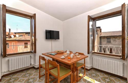 Bogliaco Apartment | La Casa del Vento - Appartamento Montagna - Theater Home