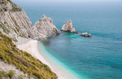 Numana House | La casa di pietra sul Conero