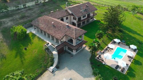 Canelli House | LA CASA IN CAMPAGNA esclusiva