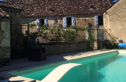 Cendrieux House | La Chartreuse, an 18th-century residence set in 5,000 m2 of parkland.
