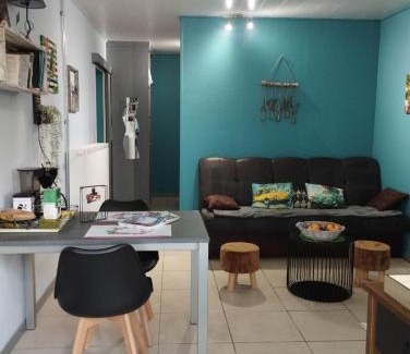 Foy-Notre-Dame Apartment | La chambre d Angeline