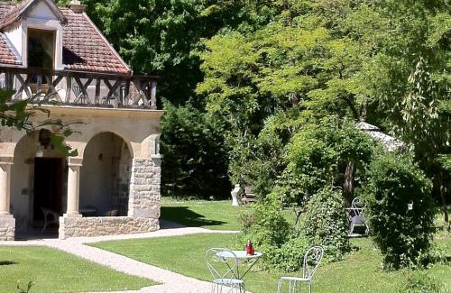 Saint-Loup-Geanges Bed & Breakfast | La chapelle du Domaine