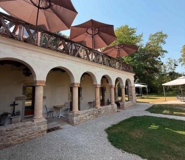 Saint-Loup-Geanges Bed & Breakfast | La chapelle du Domaine