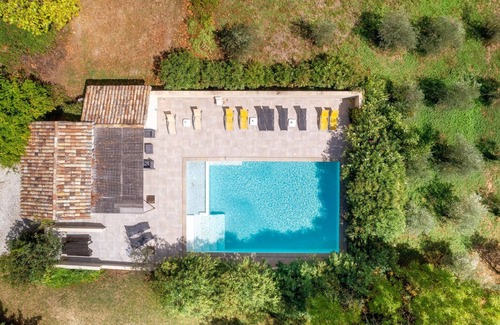 Valreas Cottage | La Chapelle, gîte with heated swimming pool in Provence