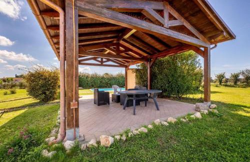 Aprilia Villa | La collina delle fonti