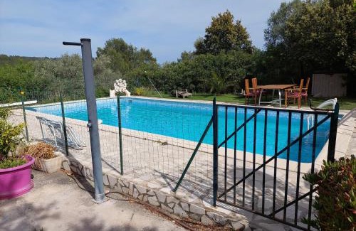 Sollies-Toucas Apartment | La colline