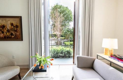 Neartown Hotel | La Colombe d'Or Hotel