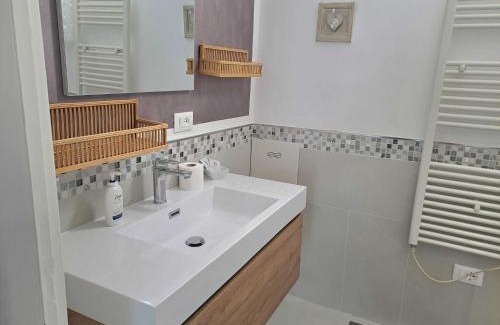 Nave Apartment | La CORTE di GIO' 1