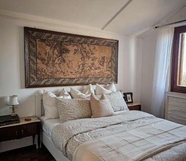 Giove Apartment | La dolce vita - 10 min da A1 autostrada, terrazza sul tramonto , vista panoramica sulle colline