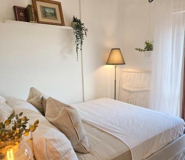 Giove Apartment | La dolce vita - 10 min da A1 autostrada, terrazza sul tramonto , vista panoramica sulle colline