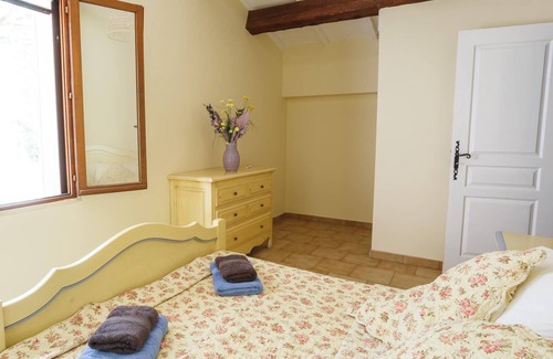 Goult Villa | La Farigoule - Three Bedroom Villa, Sleeps 6