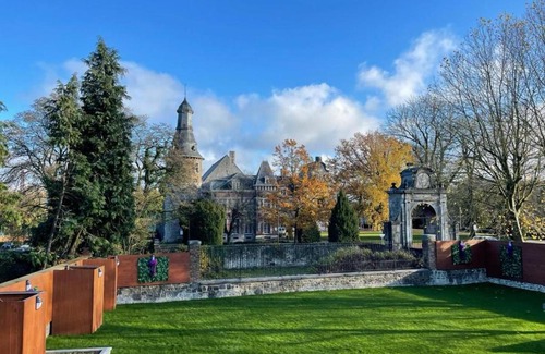 Fontaine-l'Eveque Hotel | La Ferme du Château - Luxury Suite