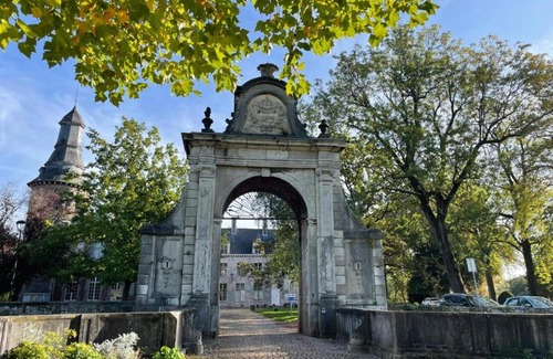 Fontaine-l'Eveque Hotel | La Ferme du Château - Luxury Suite