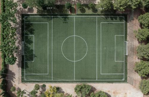 Mota del Cuervo Villa | La Finca de Tomás - 5 Estrellas - Fútbol 7, Piscina Cubierta & Pádel