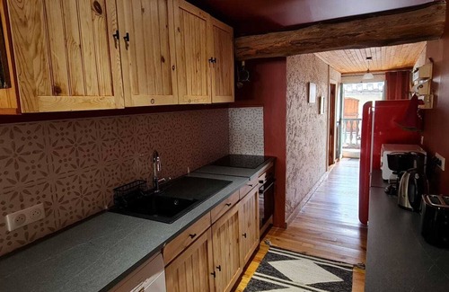 Abries House | La Frisanfave. Maison Ancienne au Cœur du Village. Spacieuse et Confortable