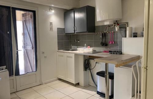 La Garde Apartment | La Garde Studio centre historique, proche plage, climatisation, fibre