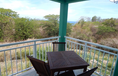 Saint-Pierre Apartment | La Kay Dédé, spacious apartment between sea and mountains