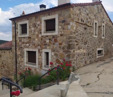 Hinojosa de la Sierra House | La Laguna