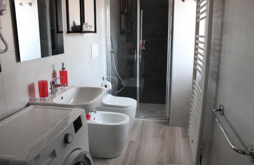 Somma Lombardo Apartment | La Luna Blu Malpensa appartamento Papaveri