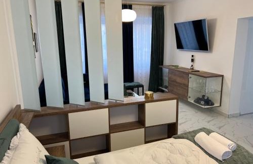 Nasice Hotel | La Luna Premium Deluxe Apartment with Free Jacuzzi, Bikes & Covered Parking
