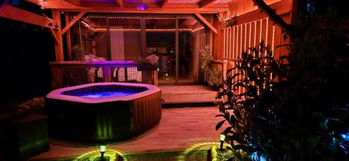 Saint-Yan House | La Luna - Tiny House Spa - Romantique & Nature