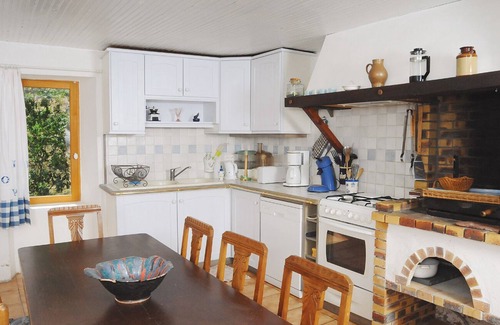 Mounes-Prohencoux House | La Maison au Potager is located in a small hamlet in the Rance valley