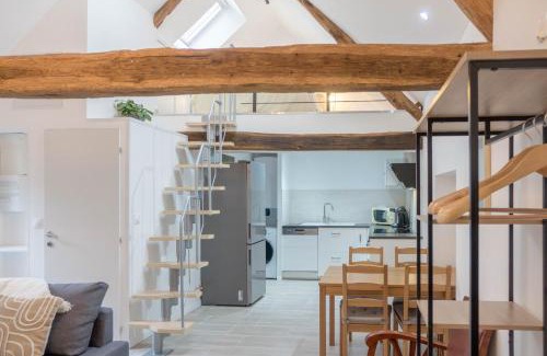 Jargeau House | La Maison Authentique - Maison de charme à seulement 5 mn de Saint Denis de l'Hôtel, 10 mn de Châteauneuf sur Loire et 20 mn d'Orléans