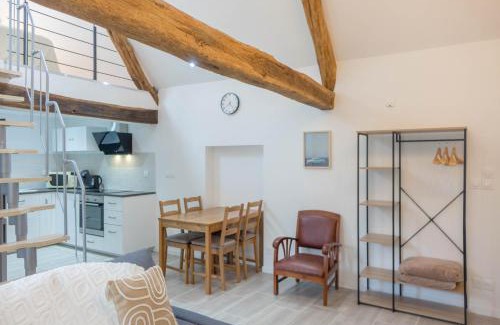 Jargeau House | La Maison Authentique - Maison de charme à seulement 5 mn de Saint Denis de l'Hôtel, 10 mn de Châteauneuf sur Loire et 20 mn d'Orléans