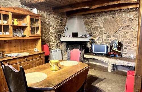 Assignan House | La Maison De Blanche Neige