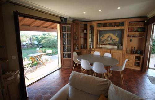 Marseillan House | La Maison de Georges - Climatisée -Terrain et vue Etang