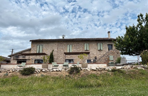 Puycelci House | 'La Maison De Romain' House – Vineyard Views, Pool & Family Comfort