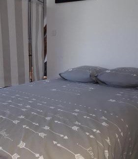 Berneuil-sur-Aisne House | La Maison Des Chiens Rouges
