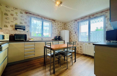 Foucarville House | La Maison du Bonheur, Cozy family refuge near Utah