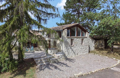 Saint-Maurice-de-Lestapel Villa | La Maison Prunier - Two Bedroom Villa, Sleeps 4