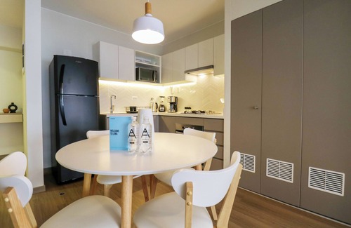 Santa Cruz Apartment | La Mar Miraflores by Wynwood House