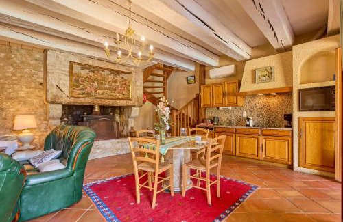 Thenac House | La Mijotière - maison avec piscine et grand jardin