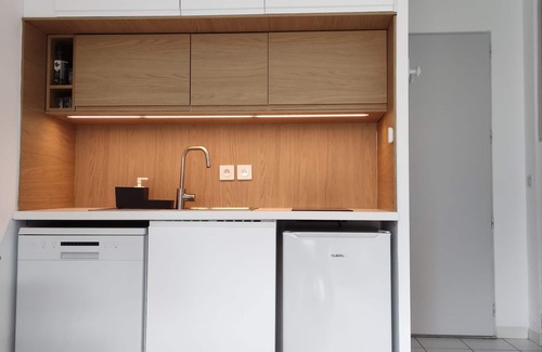 Saint-Saturnin-les-Avignon Apartment | La Provencale