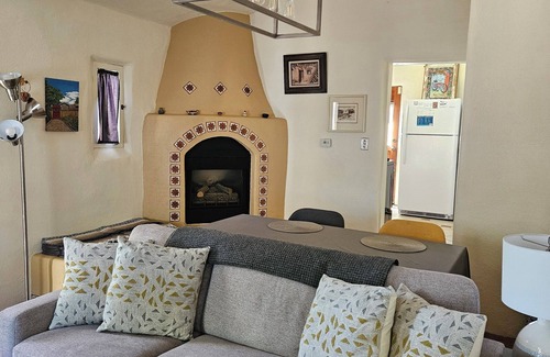 Old Town House | La Perla-Old Town-Balloon Fiesta Special-Historic Old Town