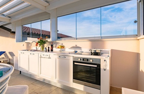 San Vincenzo Villa | La Perla tra gli Ulivi 12, Emma Villas