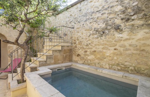 Saint-Hilaire-d'Ozilhan House | La Petite Baronne