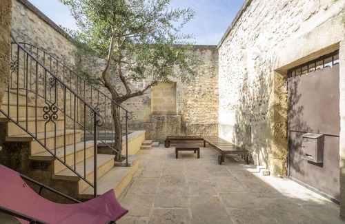 Saint-Hilaire-d'Ozilhan House | La Petite Baronne