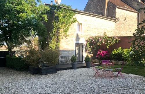 Prehy House | La Petite maison de Céline & Frédéric avec piscine à Préhy