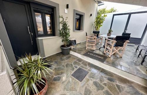 Volos City Centre House | La Petite Mansion, next to the city center!