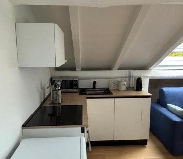 Garegnano Apartment | La piccola soffitta Azzurra
