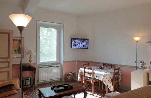 Azillanet Apartment | La Pinède