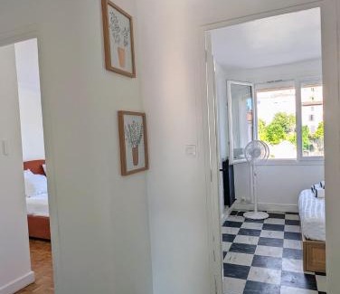 Valence Apartment | "La Planque" T4 en plein centre, calme et lumineux - Terrasse & parking