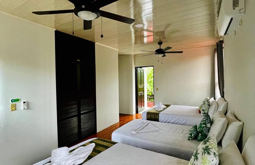 Boca Arenal House | La Poza farm, A Garden Retreat