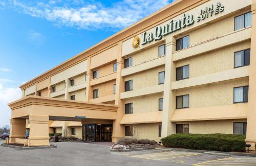Gurnee Hotel | La Quinta by Wyndham Chicago Gurnee