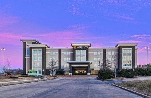 Starkville Hotel | La Quinta by Wyndham Starkville at MSU